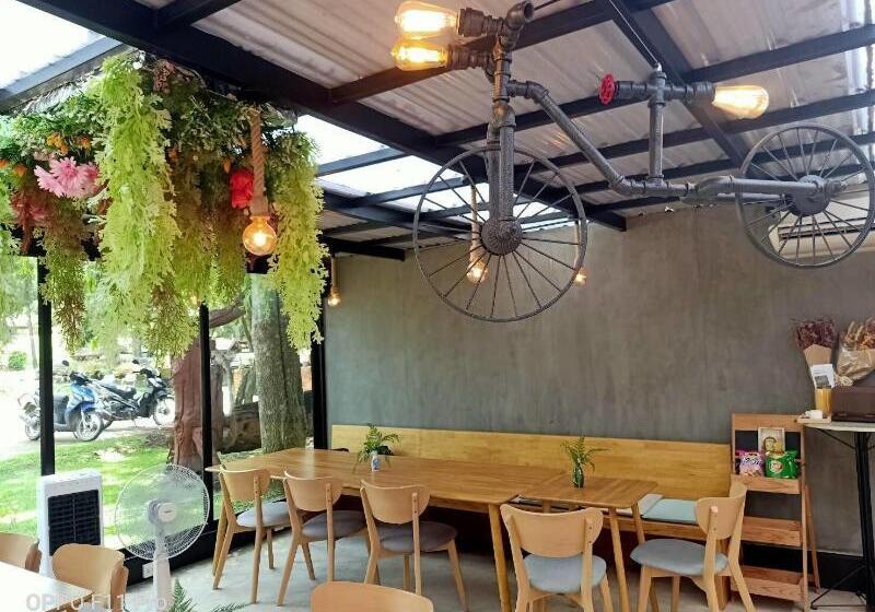 ホテル Bamboo Grove Chiang Mai