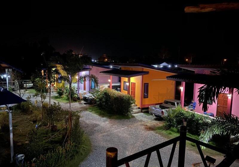 Hotel Banphu Resort   บ้านปู รีสอร์ท