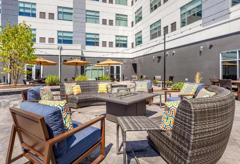 Cambria Hotel Davenport Quad Cities