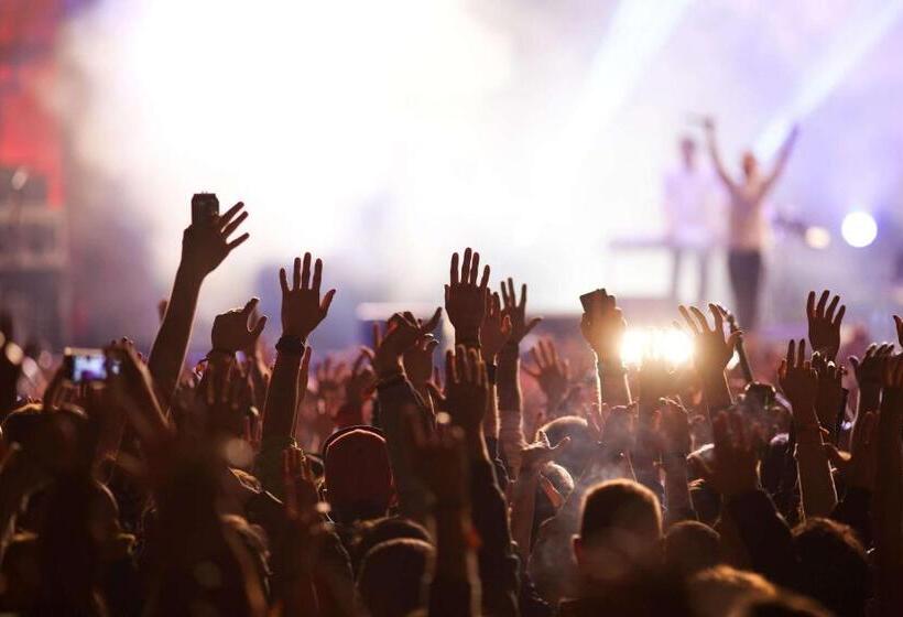 Cambria Hotel Davenport Quad Cities