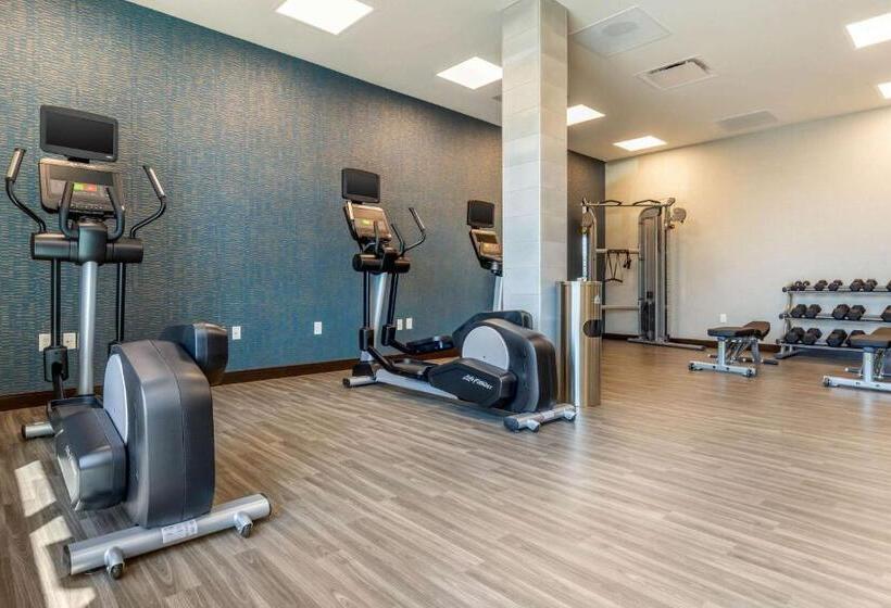 Cambria Hotel Davenport Quad Cities