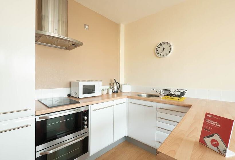 בית מלון כפרי Chase Suites