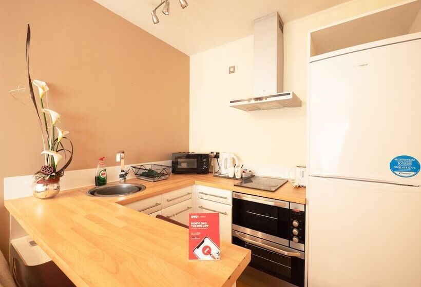 בית מלון כפרי Chase Suites