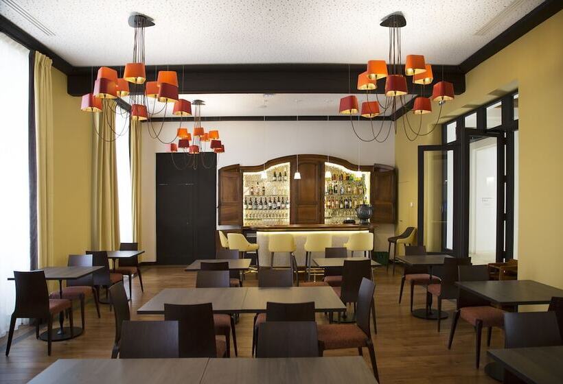 Отель College Des Doctrinaires