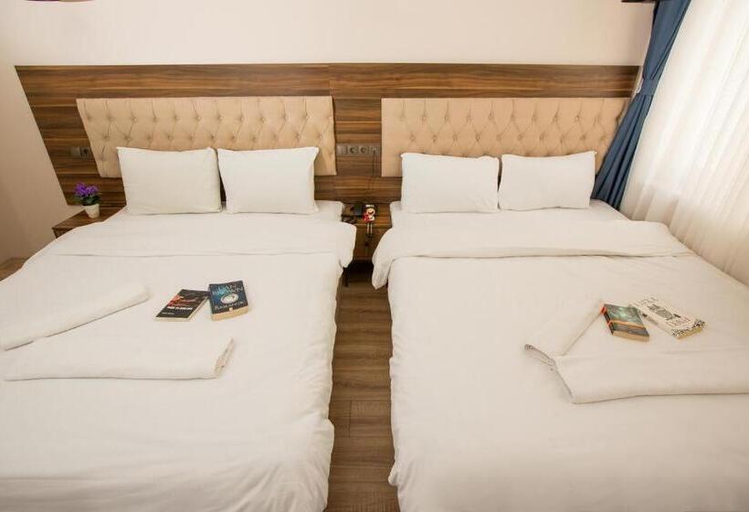 هتل Corner Garden