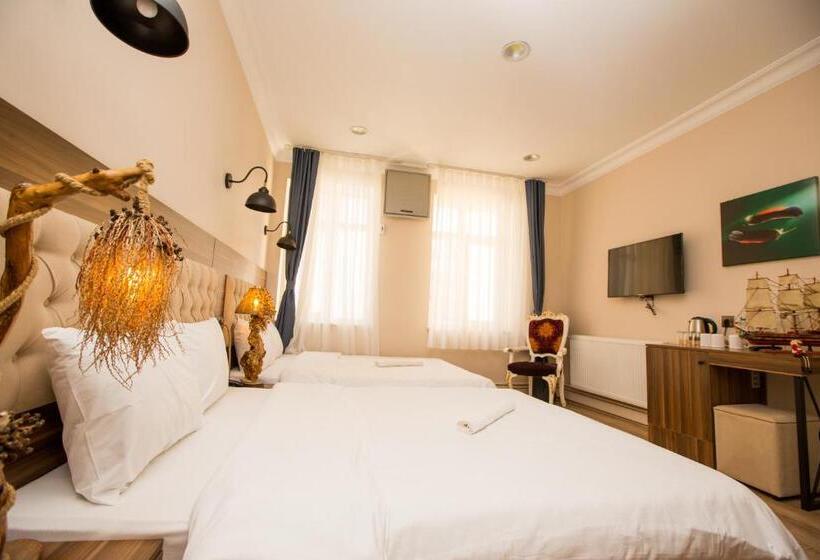 هتل Corner Garden