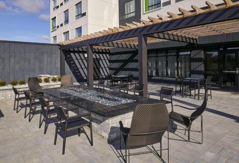 هتل Courtyard By Marriott Jackson