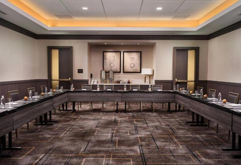 هتل Distil, Autograph Collection