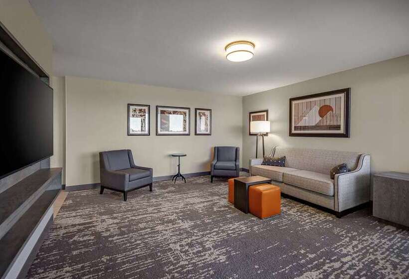 فندق Embassy Suites By Hilton Jonesboro Red Wolf Convention Center