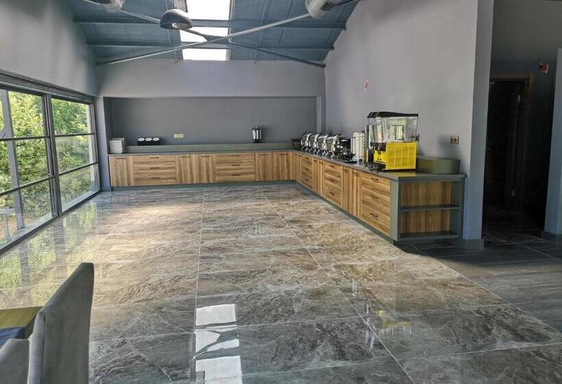 בית מלון כפרי Grand Mela