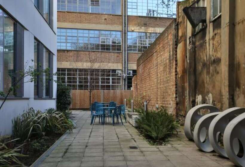 בית מלון כפרי Hashtag Bankside Campus Accommodation