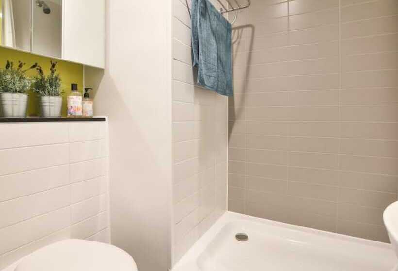 בית מלון כפרי Hashtag Bankside Campus Accommodation