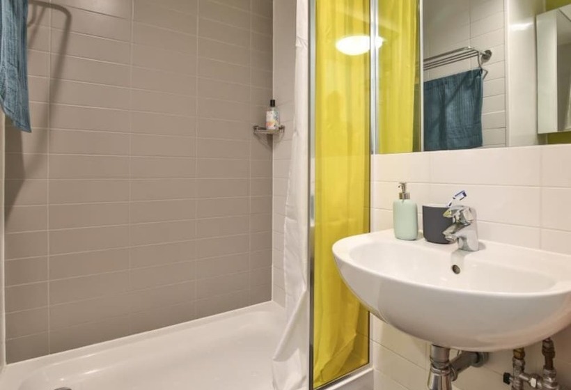 בית מלון כפרי Hashtag Bankside Campus Accommodation