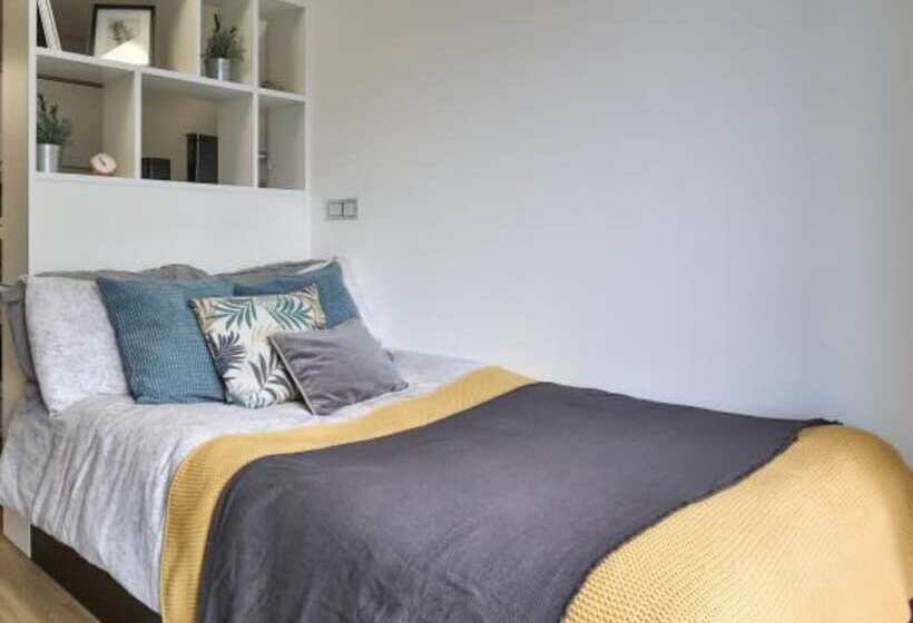 בית מלון כפרי Hashtag Bankside Campus Accommodation