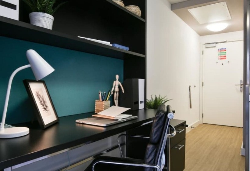 בית מלון כפרי Hashtag Bankside Campus Accommodation