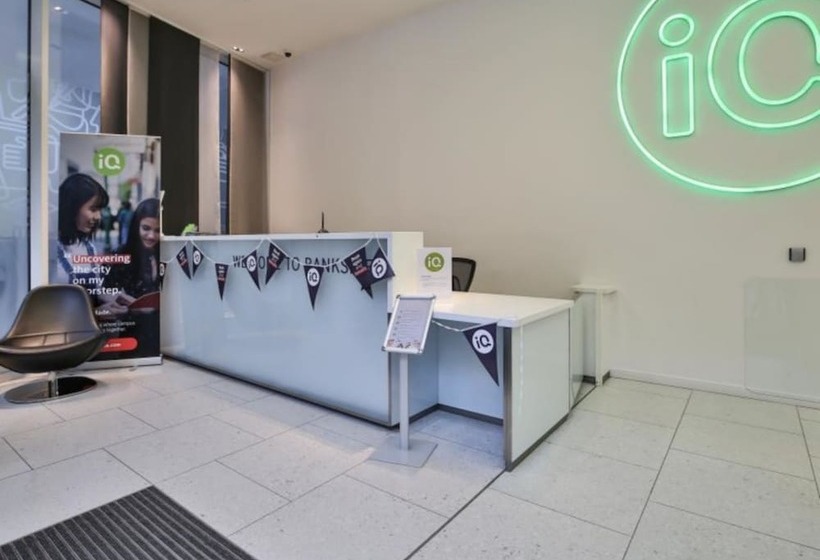 בית מלון כפרי Hashtag Bankside Campus Accommodation