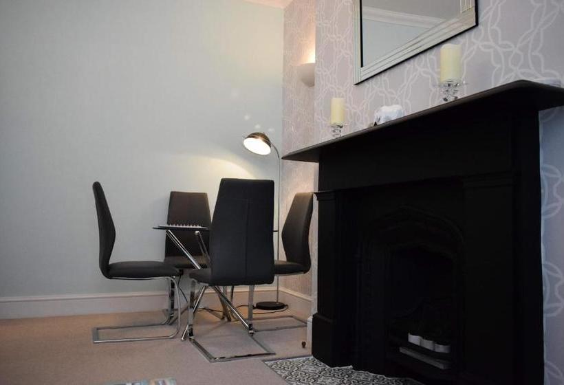 Higher Living  Professional Southsea Apartment