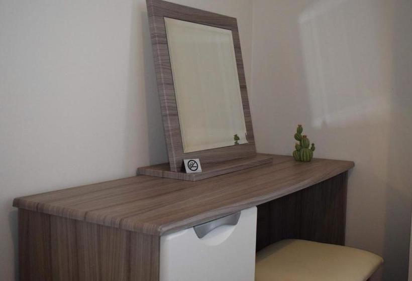 Higher Living Professional Southsea Apartment