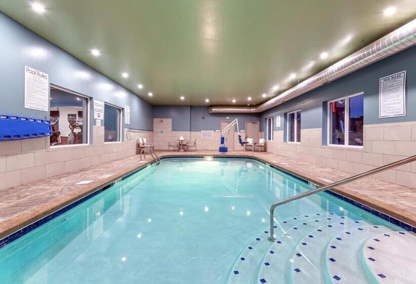 Отель Holiday Inn Express & Suites Columbus Worthington, An Ihg