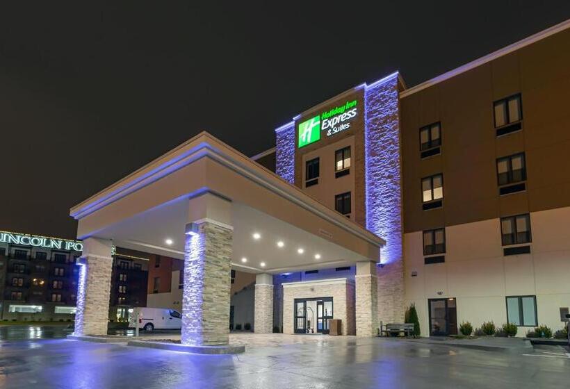 Отель Holiday Inn Express & Suites Columbus Worthington, An Ihg