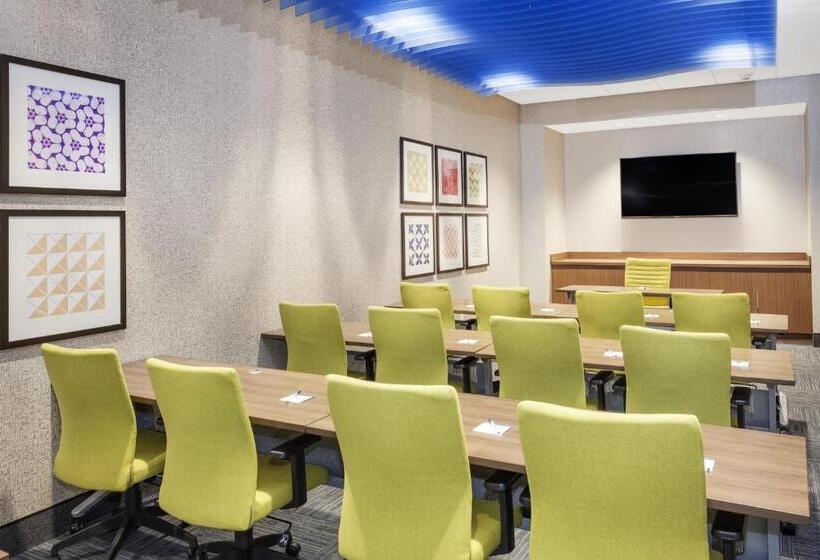 فندق Holiday Inn Express & Suites   Hudson I 94, An Ihg