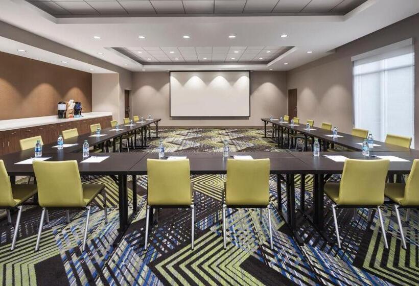 Отель Holiday Inn Express & Suites   Odessa I 20, An Ihg