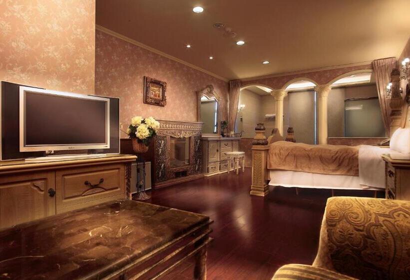 هتل Huis Ten Bosch