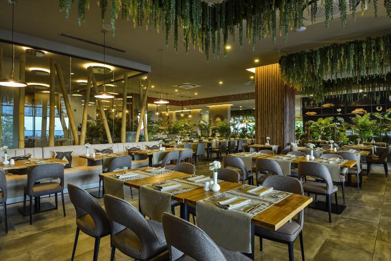 هتل Huis Ten Bosch