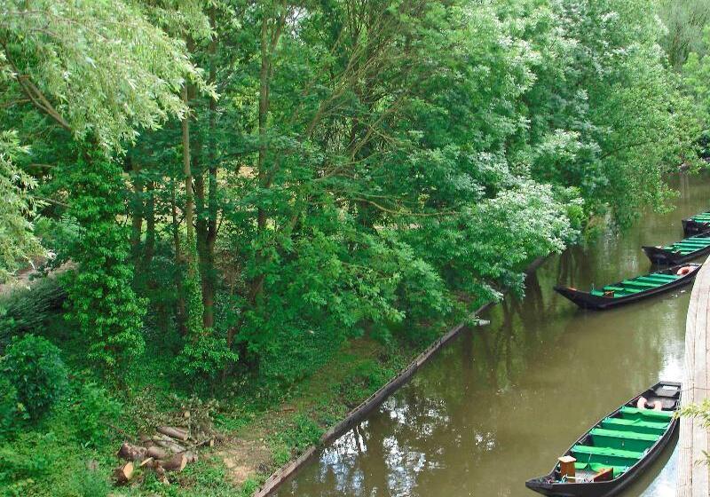 בית מלון כפרי Ibis Styles Amiens Centre