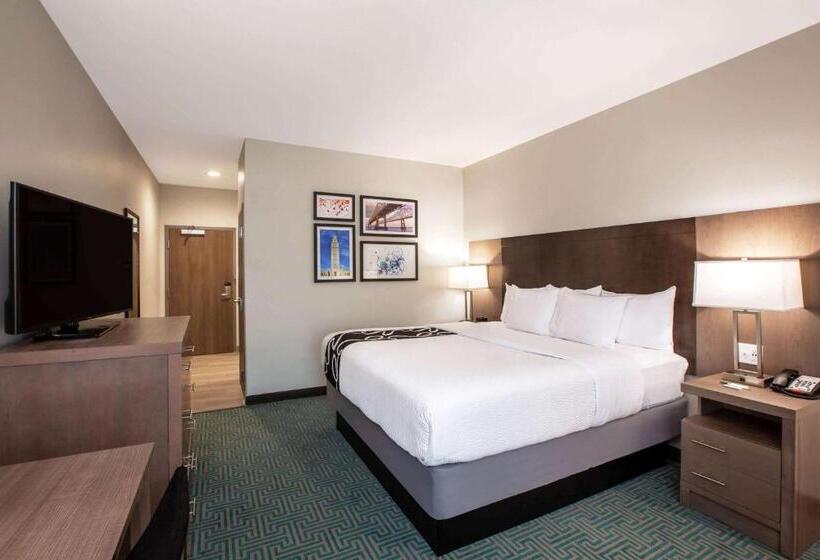 هتل La Quinta Inn & Suites By Wyndham Lafayette Oil Center