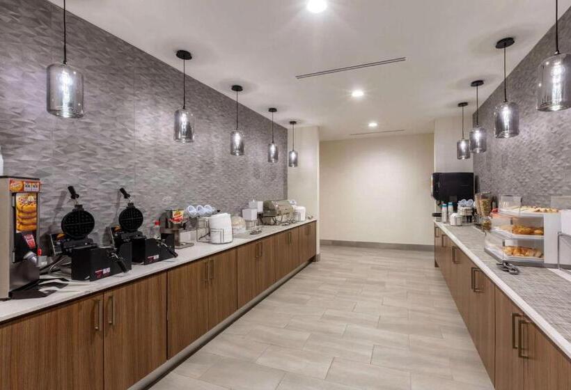 هتل La Quinta Inn & Suites By Wyndham Lafayette Oil Center