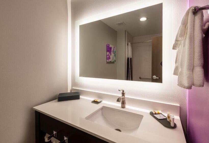 هتل La Quinta Inn & Suites By Wyndham Lafayette Oil Center