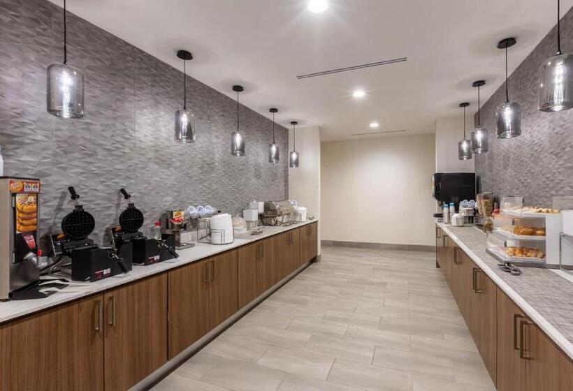 هتل La Quinta Inn & Suites By Wyndham Lafayette Oil Center