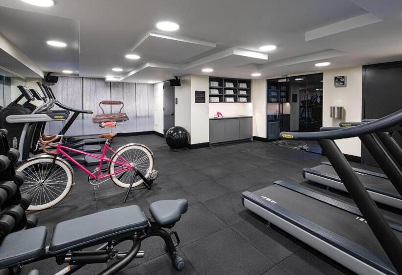 فندق Moxy Nyc East Village