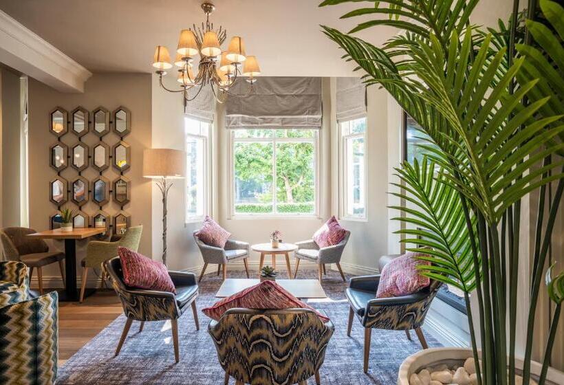 فندق Point A Kensington Olympia