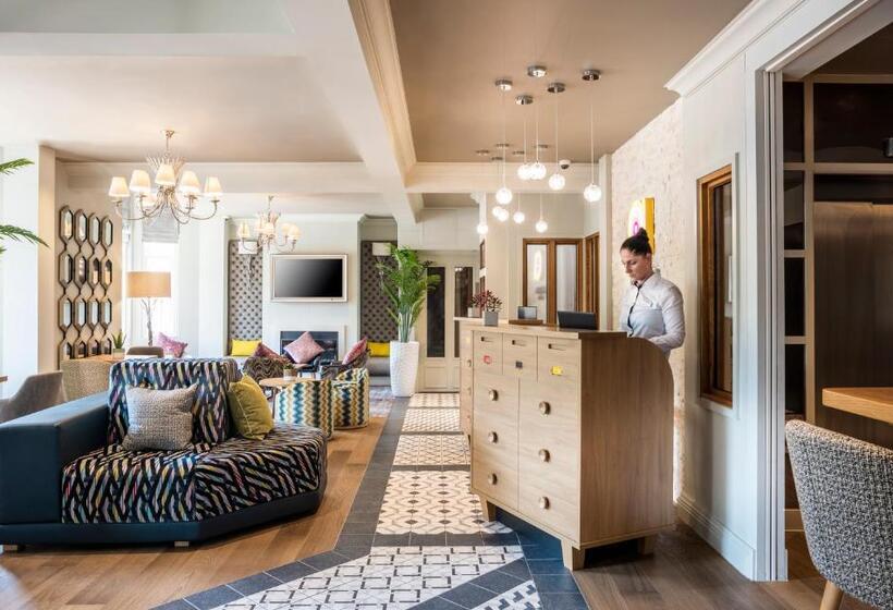 فندق Point A Kensington Olympia