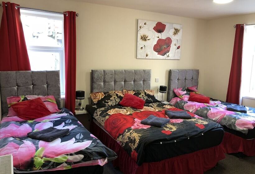 בית מלון כפרי Red Roomz