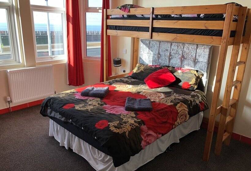 בית מלון כפרי Red Roomz