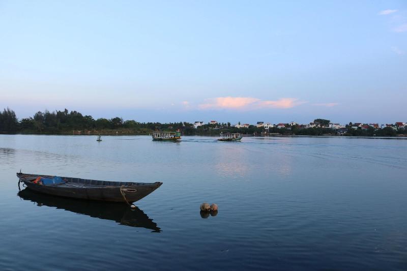 هتل Roxana River Villa