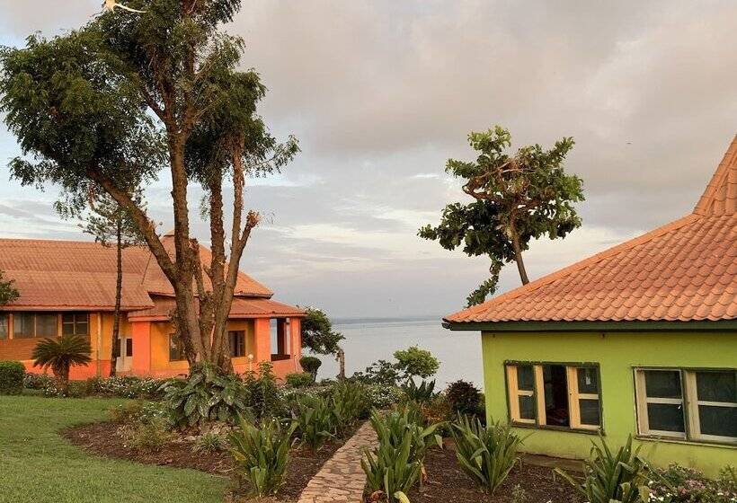 هتل Samuka Island Retreat