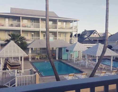 هتل Seashell Village Resort Near The Beach With Kitchens