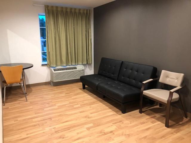 هتل Studio 6 Lake Charles