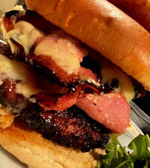 בית מלון כפרי The Black Lion Royal