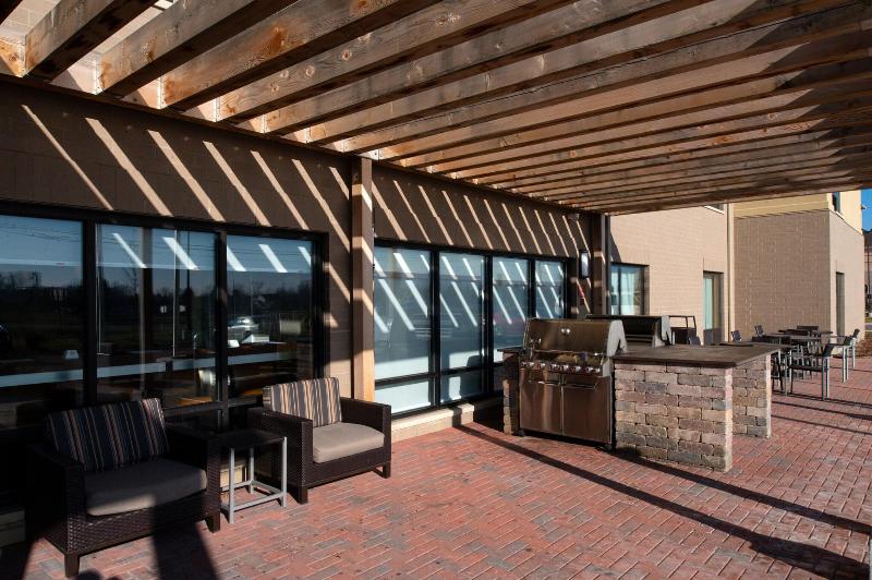 בית מלון כפרי Towneplace Suites By Marriott Detroit Belleville