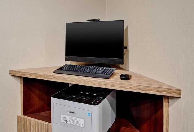 فندق Towneplace Suites By Marriott Detroit Belleville