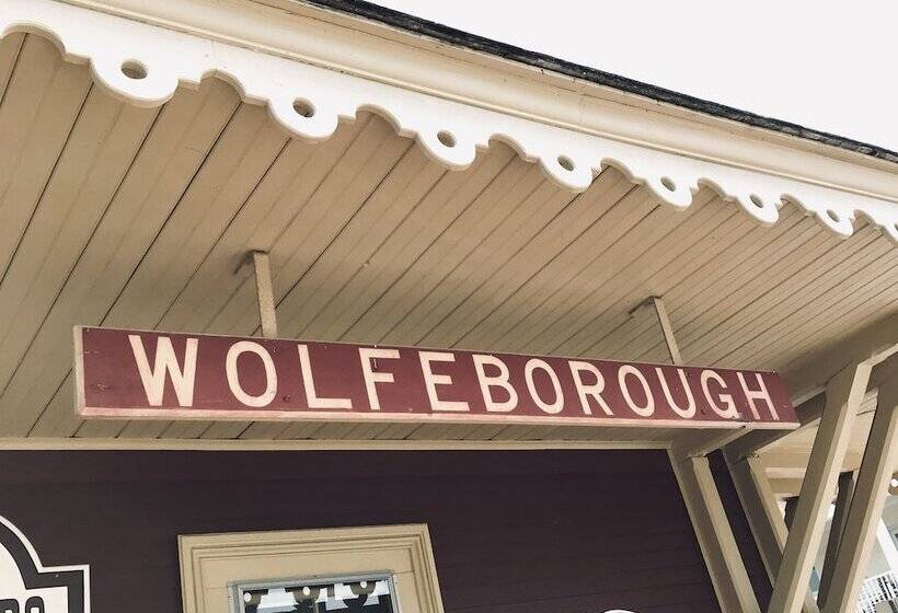 Lake Wentworth Inn