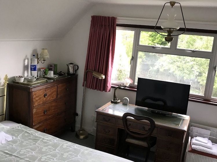 Lolas Bed And Breakfast