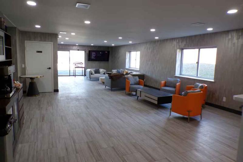 Luxor Inn & Suites, A Travelodge By Wyndham