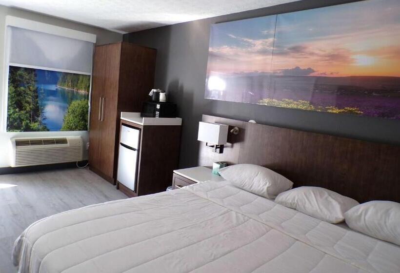 Luxor Inn & Suites, A Travelodge By Wyndham