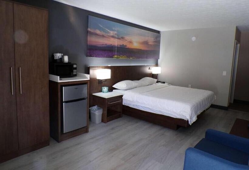 Luxor Inn & Suites, A Travelodge By Wyndham